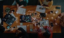 Meeting-Situation mit KI-Bezug