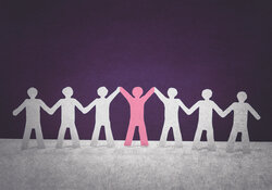 Mehrere Personen Hand in Hand