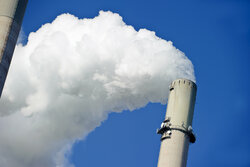 Dampfender Industriekamin